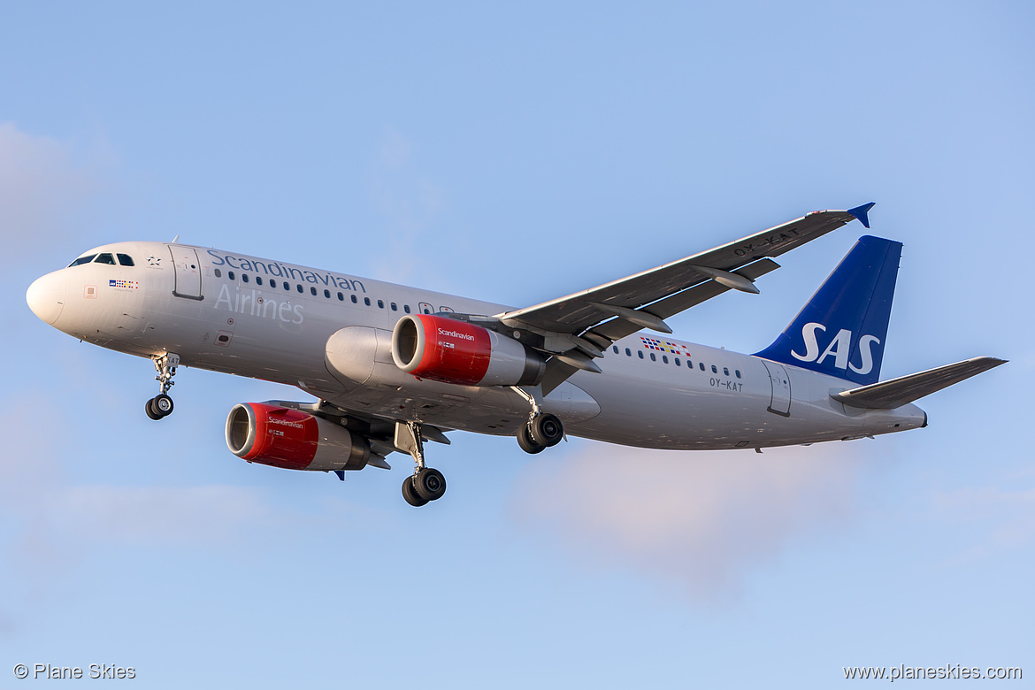 Scandinavian Airlines Airbus A320-200 OY-KAT at London Heathrow Airport (EGLL/LHR)