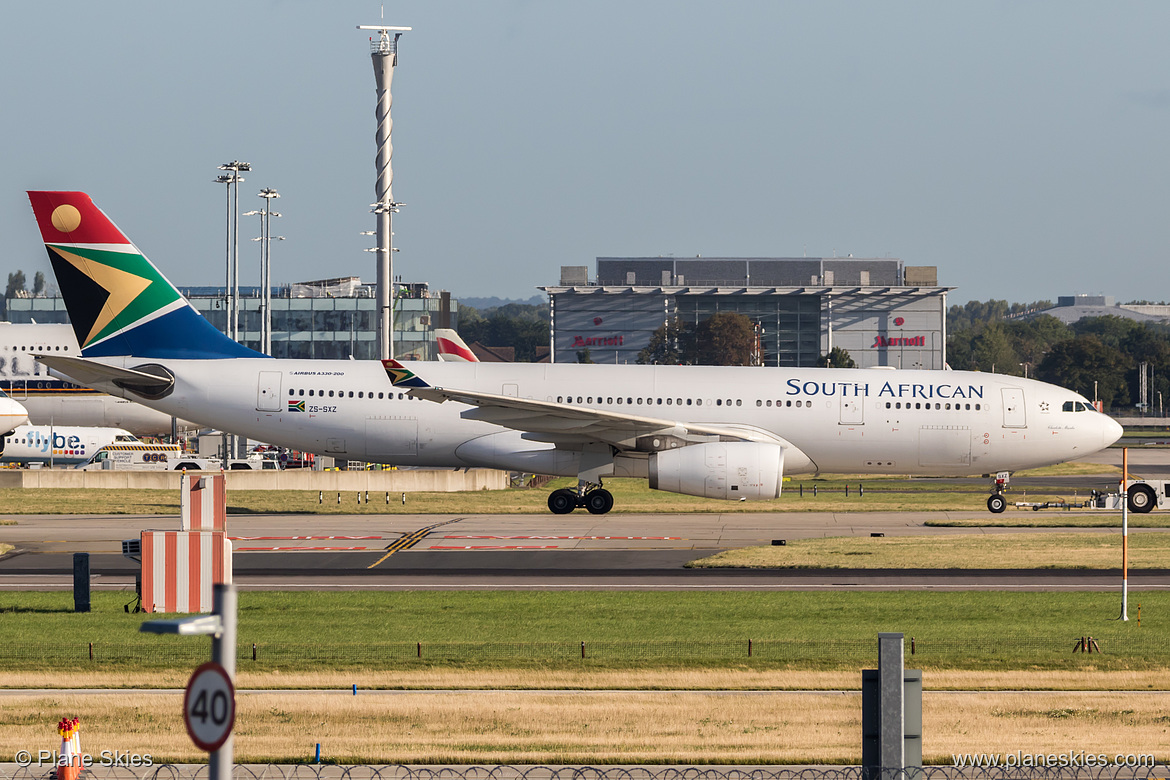 South African Airways Airbus A330-200 ZS-SXZ at London Heathrow Airport (EGLL/LHR)