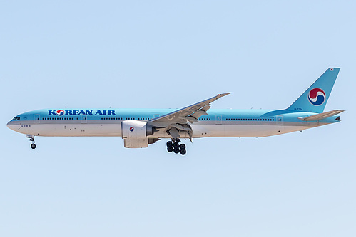 Korean Air Boeing 777-300ER HL7784 at McCarran International Airport (KLAS/LAS)