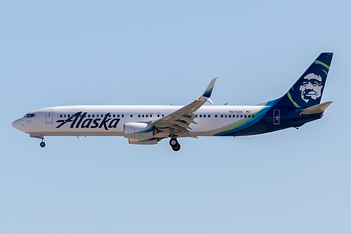 Alaska Airlines Boeing 737-900ER N275AK at McCarran International Airport (KLAS/LAS)