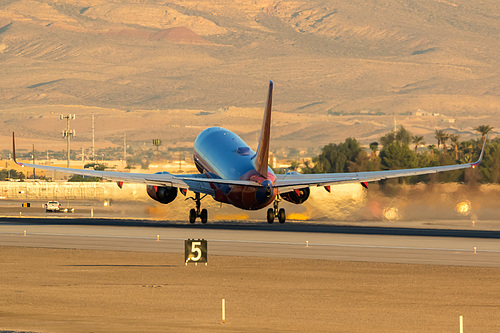 Southwest Airlines Boeing 737-700 N468WN at McCarran International Airport (KLAS/LAS)