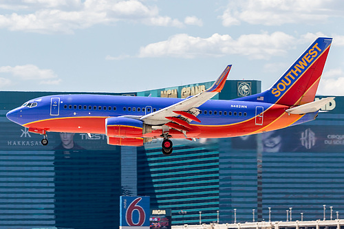 Southwest Airlines Boeing 737-700 N482WN at McCarran International Airport (KLAS/LAS)