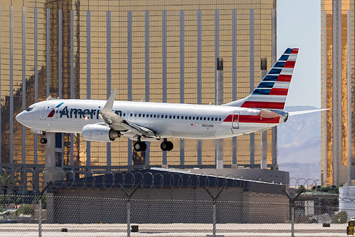 American Airlines Boeing 737-800 N832NN at McCarran International Airport (KLAS/LAS)