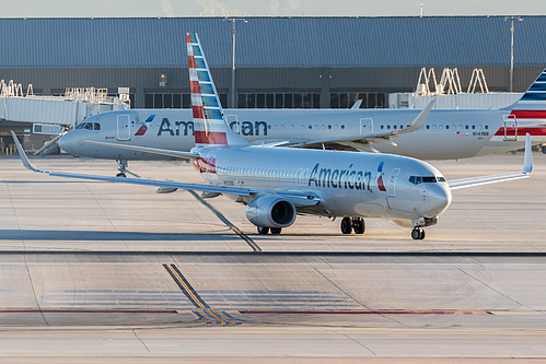 American Airlines Boeing 737-800 N923NN at McCarran International Airport (KLAS/LAS) American Airlines Boeing 737-800 N923NN at McCarran International Airport (KLAS/LAS)