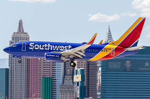 Southwest Airlines Boeing 737-700 N927WN at McCarran International Airport (KLAS/LAS)