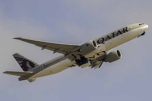 Qatar Airways Boeing 777-200LR A7-BBH at Los Angeles International Airport (KLAX/LAX) Qatar Airways Boeing 777-200LR A7-BBH at Los Angeles International Airport (KLAX/LAX)
