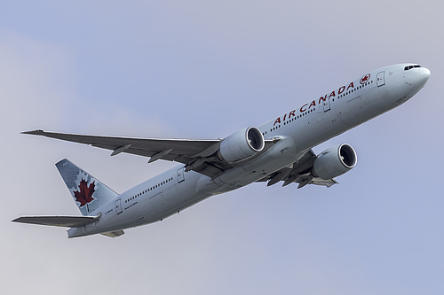 Air Canada Boeing 777-300ER C-FNNW at Los Angeles International Airport (KLAX/LAX)