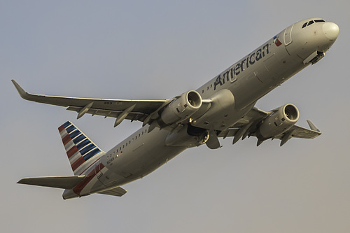 American Airlines Airbus A321-200 N121AN at Los Angeles International Airport (KLAX/LAX)