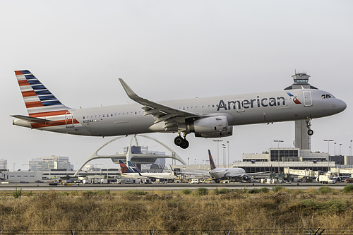 American Airlines Airbus A321-200 N125AA at Los Angeles International Airport (KLAX/LAX)