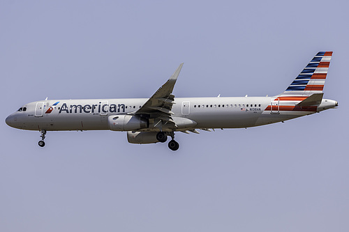 American Airlines Airbus A321-200 N138AN at Los Angeles International Airport (KLAX/LAX)