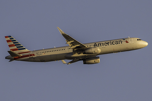 American Airlines Airbus A321-200 N140AN at Los Angeles International Airport (KLAX/LAX)
