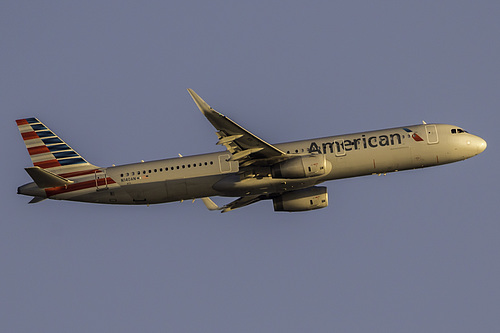 American Airlines Airbus A321-200 N140AN at Los Angeles International Airport (KLAX/LAX) American Airlines Airbus A321-200 N140AN at Los Angeles International Airport (KLAX/LAX)
