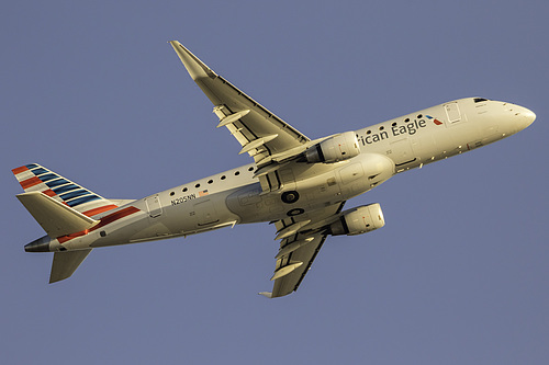 Compass Airlines Embraer ERJ-175 N205NN at Los Angeles International Airport (KLAX/LAX)