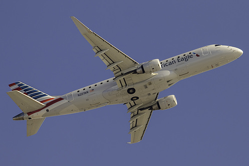 Compass Airlines Embraer ERJ-175 N207AN at Los Angeles International Airport (KLAX/LAX)