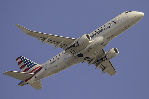 Compass Airlines Embraer ERJ-175 N208AN at Los Angeles International Airport (KLAX/LAX)