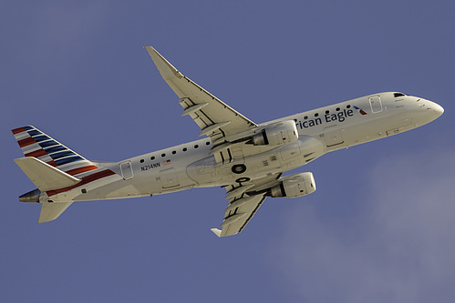 Compass Airlines Embraer ERJ-175 N214NN at Los Angeles International Airport (KLAX/LAX)