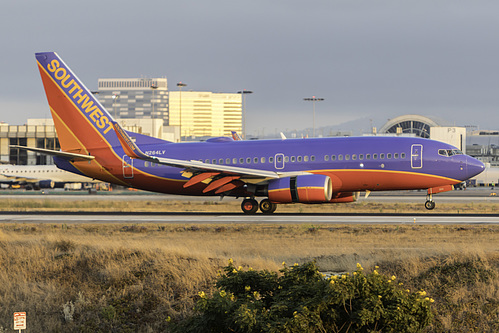 Southwest Airlines Boeing 737-700 N264LV at Los Angeles International Airport (KLAX/LAX)