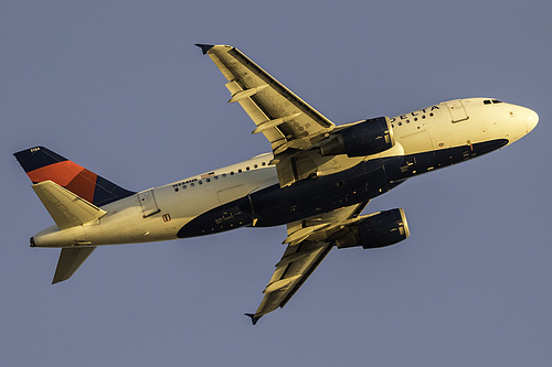 Delta Air Lines Airbus A319-100 N334NB at Los Angeles International Airport (KLAX/LAX)
