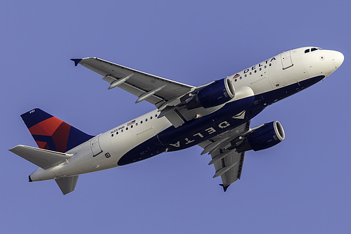 Delta Air Lines Airbus A319-100 N351NB at Los Angeles International Airport (KLAX/LAX)