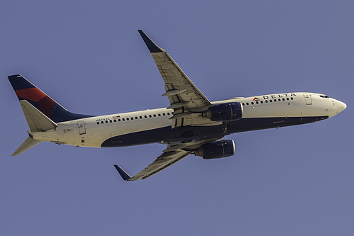 Delta Air Lines Boeing 737-800 N3742C at Los Angeles International Airport (KLAX/LAX) Delta Air Lines Boeing 737-800 N3742C at Los Angeles International Airport (KLAX/LAX)