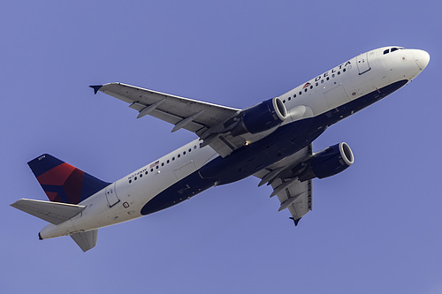 Delta Air Lines Airbus A320-200 N374NW at Los Angeles International Airport (KLAX/LAX)