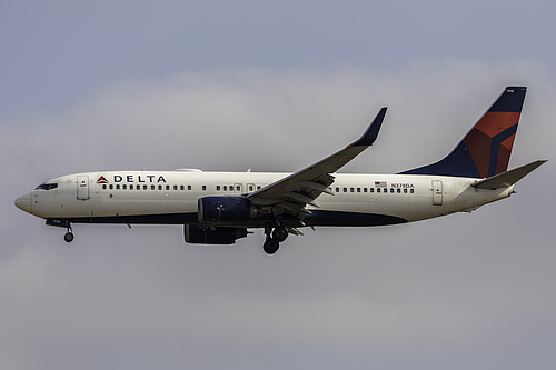 Delta Air Lines Boeing 737-800 N378DA at Los Angeles International Airport (KLAX/LAX)