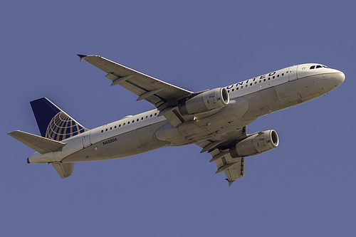 United Airlines Airbus A320-200 N433UA at Los Angeles International Airport (KLAX/LAX)