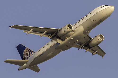 United Airlines Airbus A320-200 N435UA at Los Angeles International Airport (KLAX/LAX)