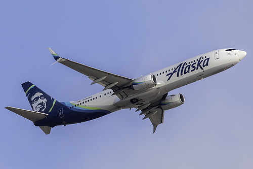 Alaska Airlines Boeing 737-900ER N448AS at Los Angeles International Airport (KLAX/LAX)