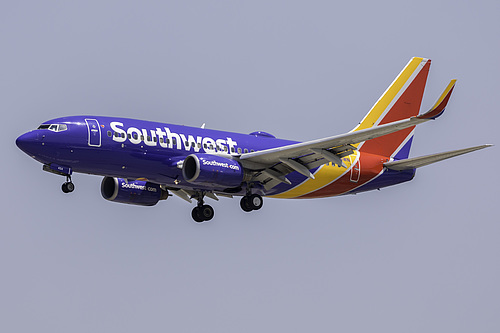 Southwest Airlines Boeing 737-700 N454WN at Los Angeles International Airport (KLAX/LAX)