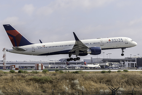 Delta Air Lines Boeing 757-200 N538US at Los Angeles International Airport (KLAX/LAX)