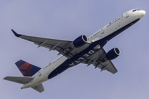 Delta Air Lines Boeing 757-200 N540US at Los Angeles International Airport (KLAX/LAX)