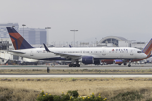 Delta Air Lines Boeing 757-200 N544US at Los Angeles International Airport (KLAX/LAX)
