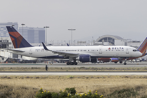 Delta Air Lines Boeing 757-200 N544US at Los Angeles International Airport (KLAX/LAX) Delta Air Lines Boeing 757-200 N544US at Los Angeles International Airport (KLAX/LAX)