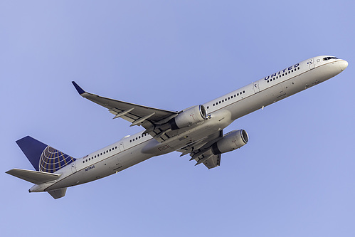 United Airlines Boeing 757-300 N57862 at Los Angeles International Airport (KLAX/LAX)