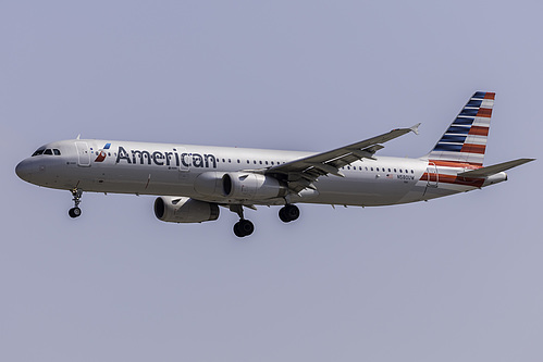 American Airlines Airbus A321-200 N580UW at Los Angeles International Airport (KLAX/LAX)
