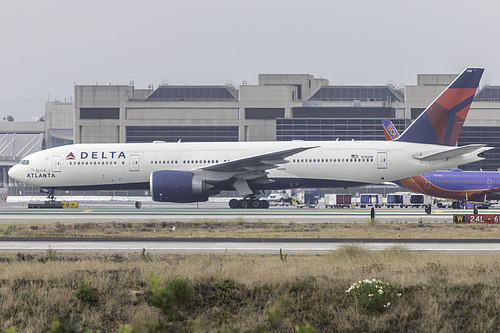Delta Air Lines Boeing 777-200LR N702DN at Los Angeles International Airport (KLAX/LAX)
