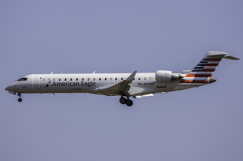 SkyWest Airlines Canadair CRJ-700 N719SK at Los Angeles International Airport (KLAX/LAX) SkyWest Airlines Canadair CRJ-700 N719SK at Los Angeles International Airport (KLAX/LAX)