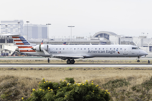 SkyWest Airlines Canadair CRJ-700 N758SK at Los Angeles International Airport (KLAX/LAX)