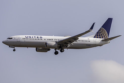 United Airlines Boeing 737-800 N76522 at Los Angeles International Airport (KLAX/LAX)