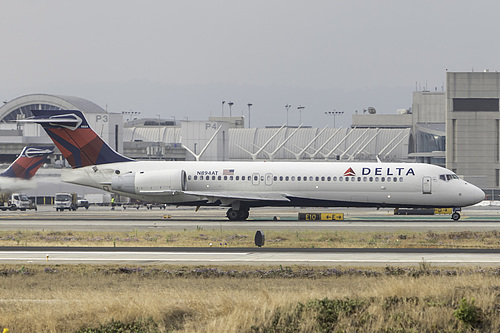 Delta Air Lines Boeing 717-200 N894AT at Los Angeles International Airport (KLAX/LAX) Delta Air Lines Boeing 717-200 N894AT at Los Angeles International Airport (KLAX/LAX)
