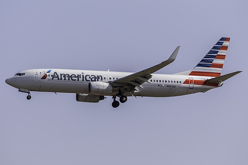 American Airlines Boeing 737-800 N923AN at Los Angeles International Airport (KLAX/LAX)