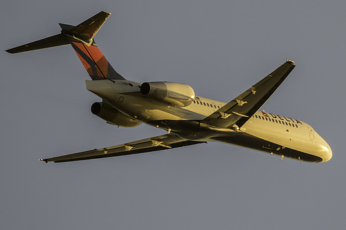 Delta Air Lines Boeing 717-200 N929AT at Los Angeles International Airport (KLAX/LAX)