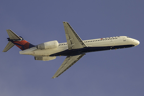 Delta Air Lines Boeing 717-200 N965AT at Los Angeles International Airport (KLAX/LAX) Delta Air Lines Boeing 717-200 N965AT at Los Angeles International Airport (KLAX/LAX)