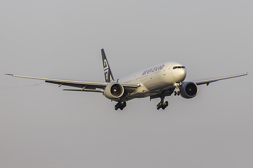 Air New Zealand Boeing 777-300ER ZK-OKO at Los Angeles International Airport (KLAX/LAX)