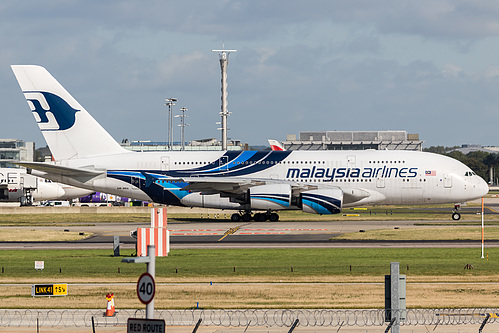 Malaysia Airlines Airbus A380-800 9M-MNA at London Heathrow Airport (EGLL/LHR) Malaysia Airlines Airbus A380-800 9M-MNA at London Heathrow Airport (EGLL/LHR)