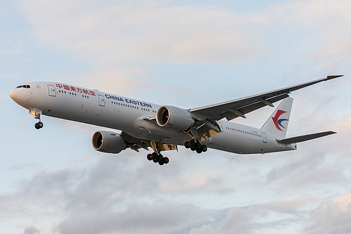 China Eastern Airlines Boeing 777-300ER B-7868 at London Heathrow Airport (EGLL/LHR)
