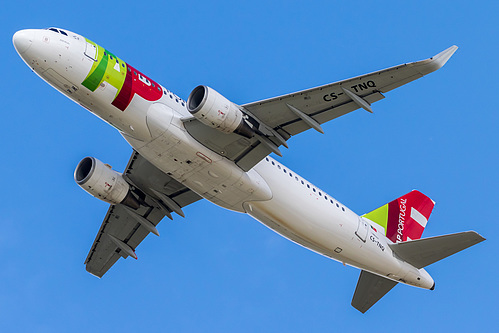 TAP Portugal Airbus A320-200 CS-TNQ at London Heathrow Airport (EGLL/LHR)