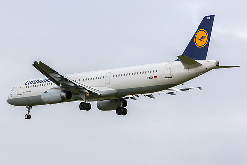 Lufthansa Airbus A321-200 D-AIDW at London Heathrow Airport (EGLL/LHR)