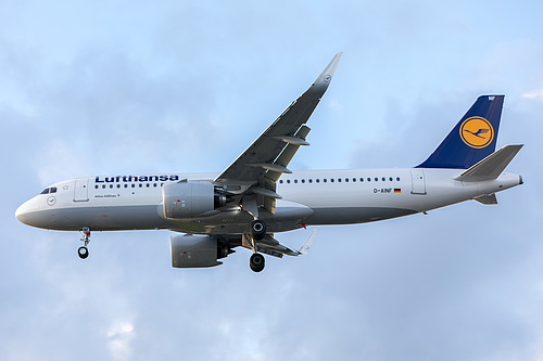 Lufthansa Airbus A320neo D-AINF at London Heathrow Airport (EGLL/LHR)